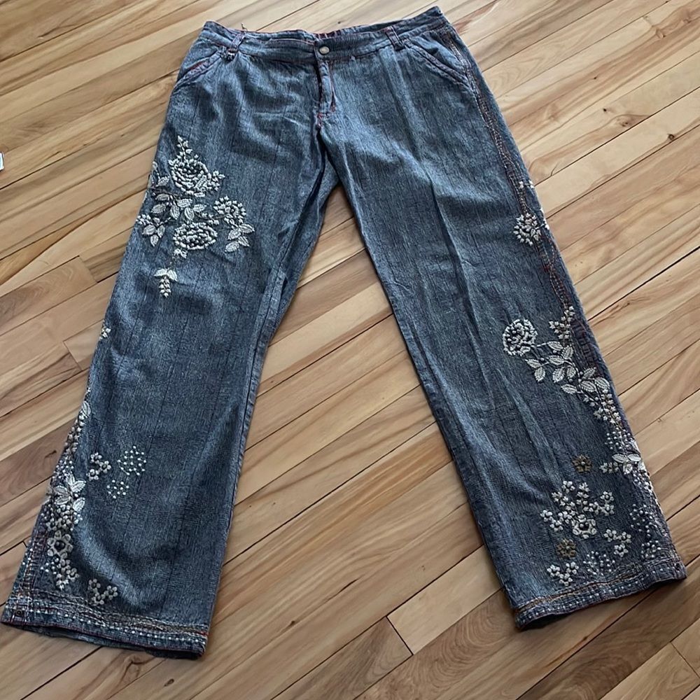 Aziza plaid floral embroidered/studded accent wide leg red topstitching pants 10